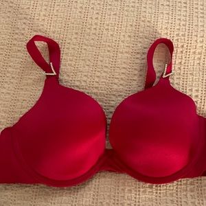Never worn beautiful Victoria secret bra